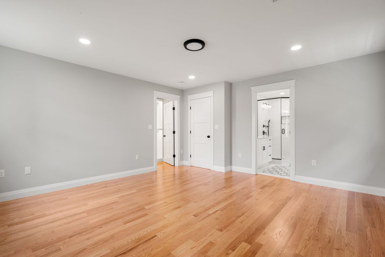 320 Lexington St