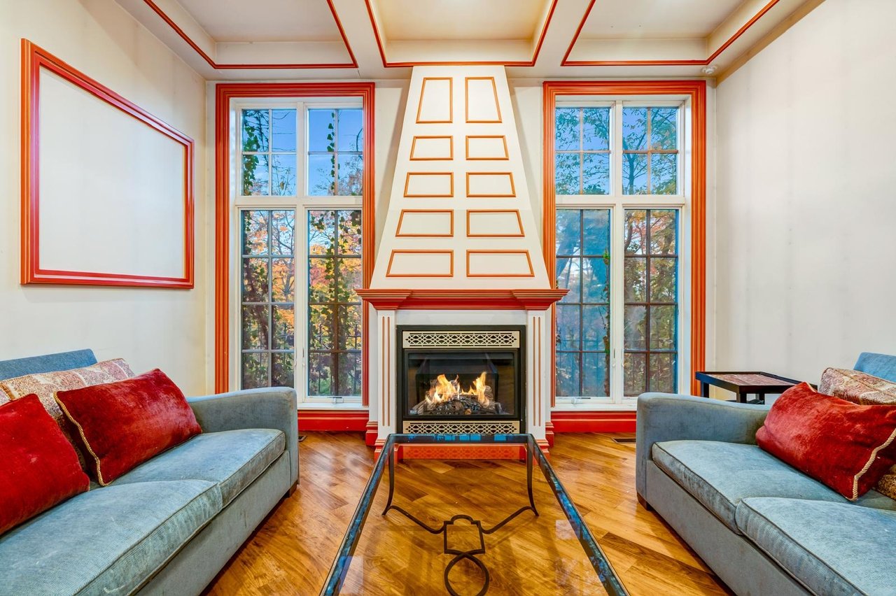 850 E 23rd Street private house