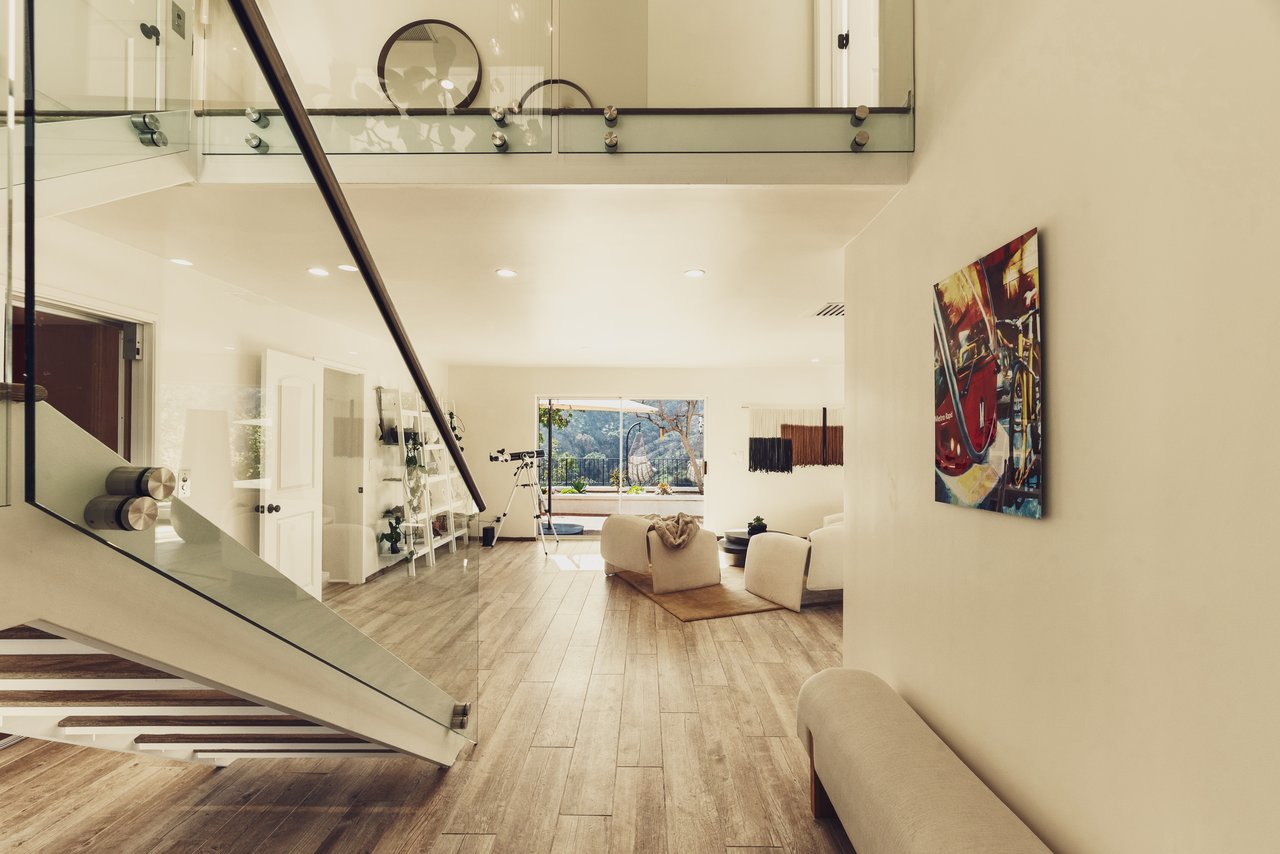 2533 La Condesa Dr, Brentwood