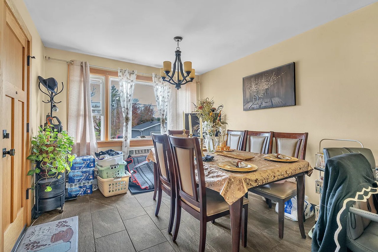 6048 W 79th Street, Burbank, IL