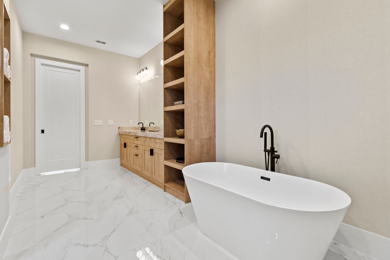 7706 Ficquette Rd- Windermere