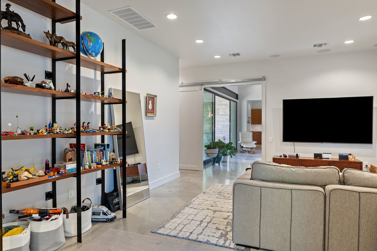 4813 Twin Acres Road