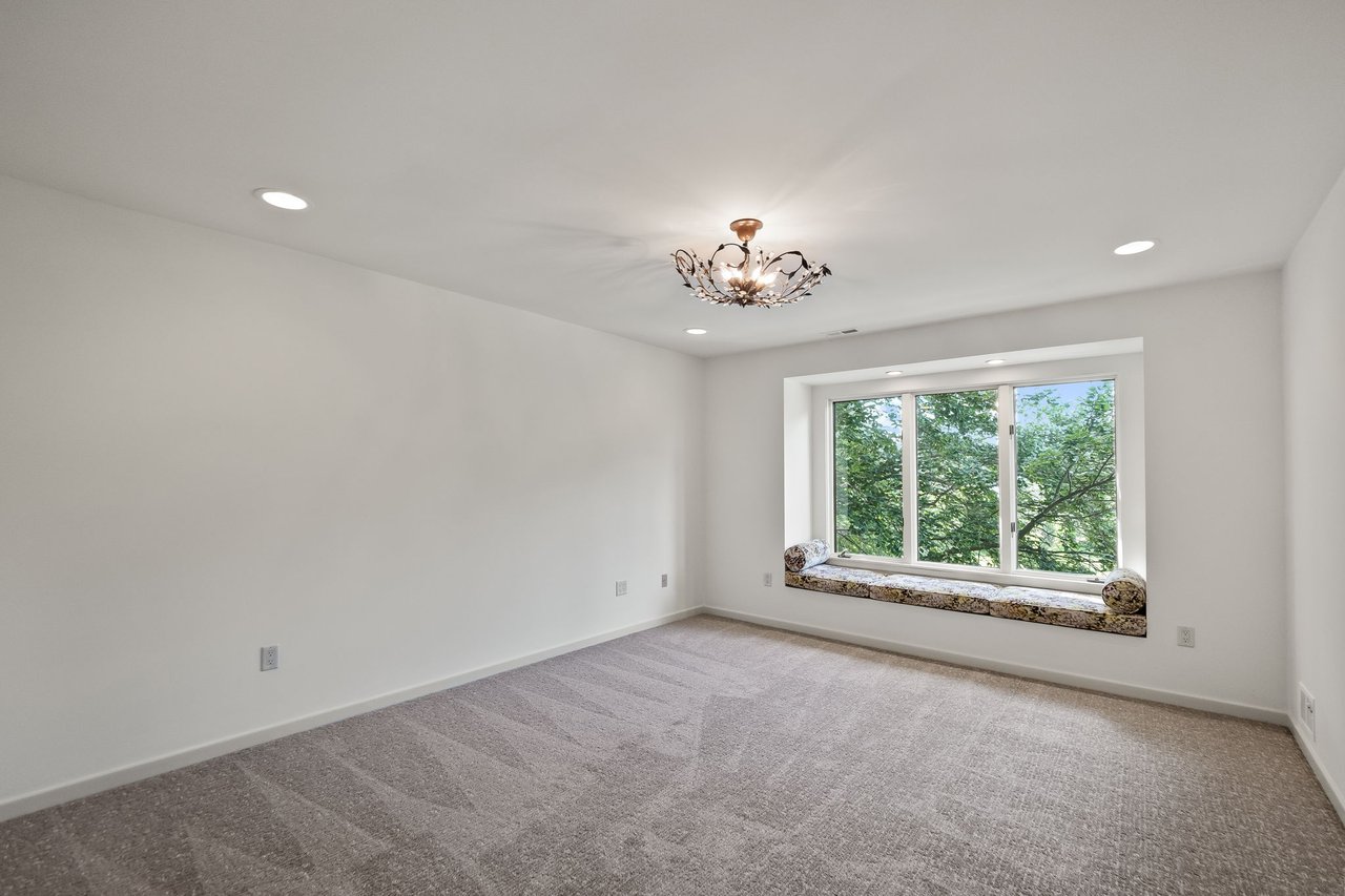 260 Woodwind Dr, Bloomfield Hills