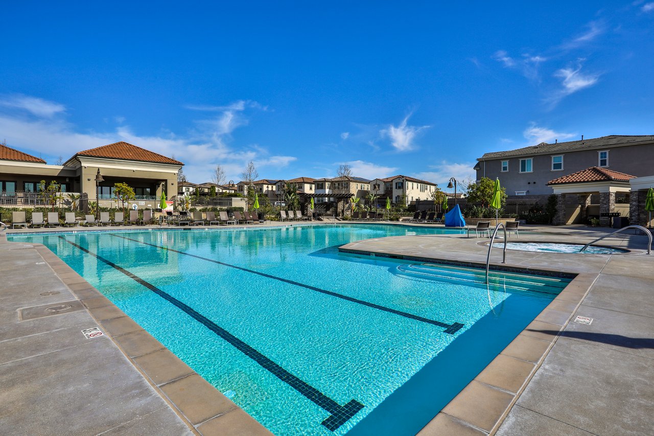 608 White Oaks, Lake Forest