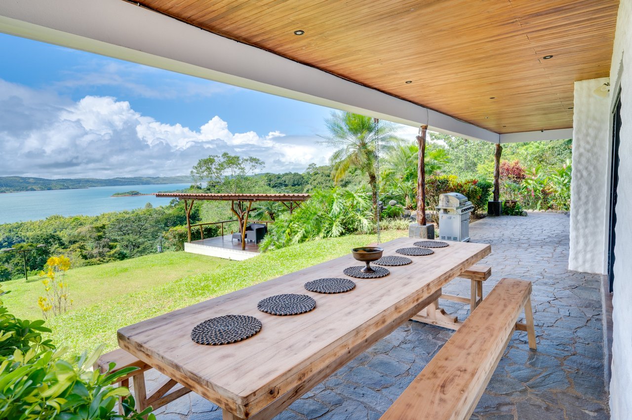 Casa Blanca | Multi-Villa Estate with Lake Views - Nuevo Arenal