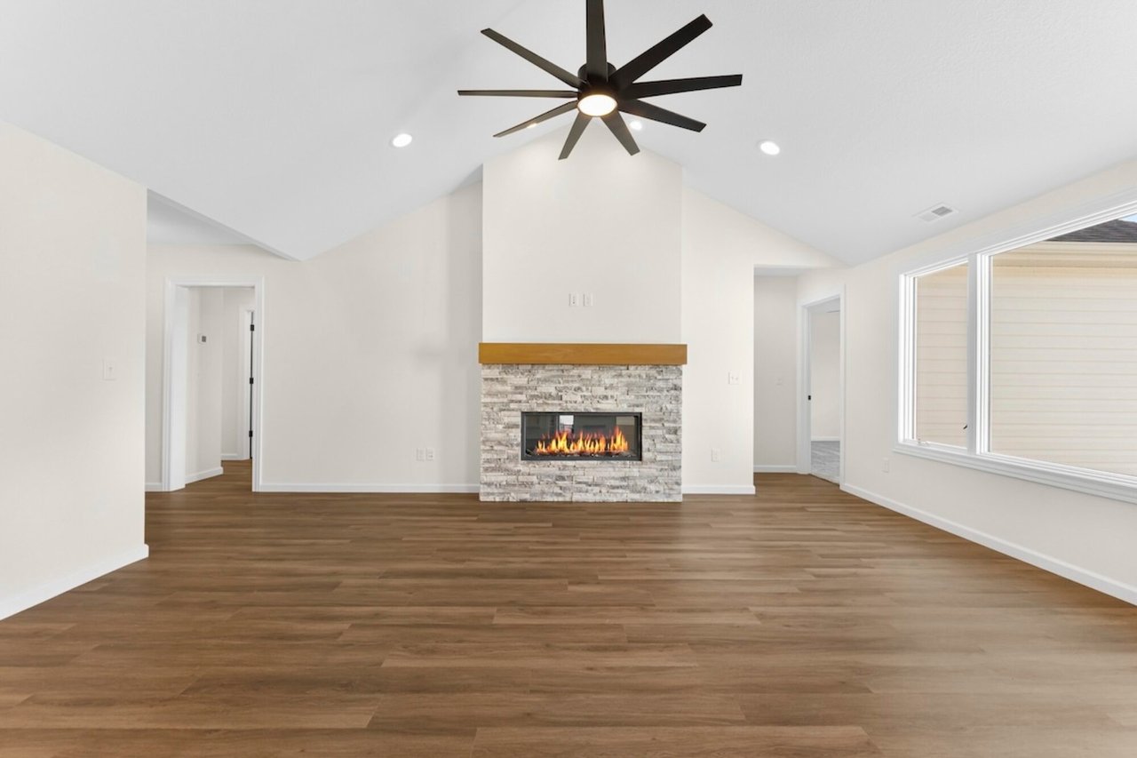 1092 Zenos Blvd