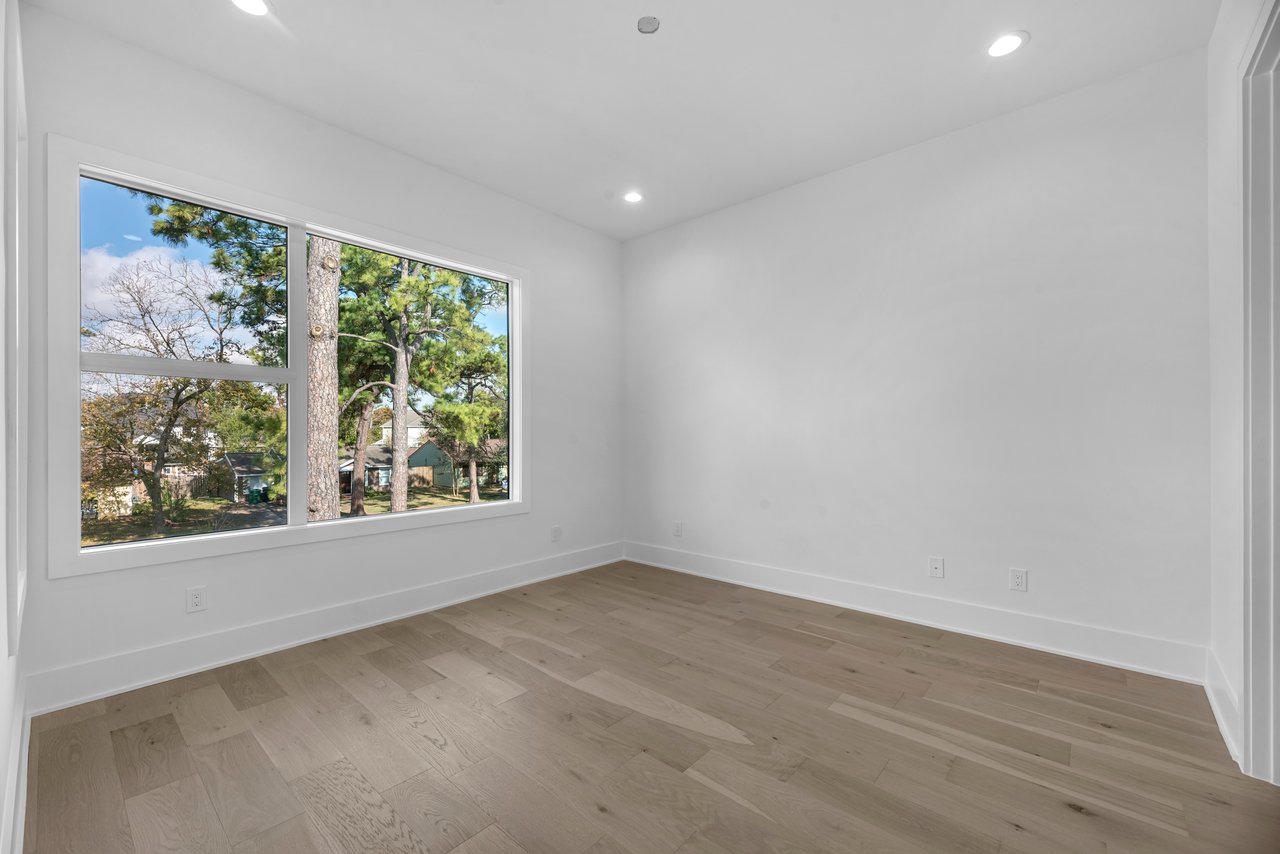 963 West 41st Street