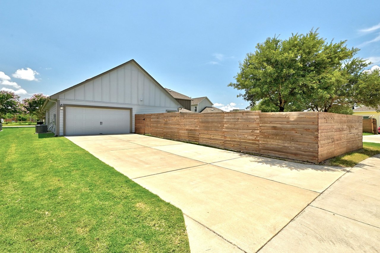 5512 Baythorne Dr