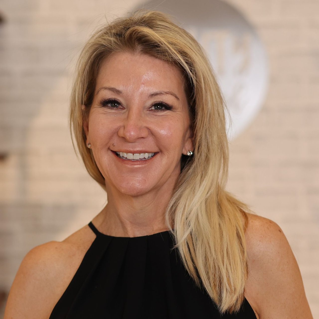 Tanya Rhoades Scottsdale, AZ Real Estate Agent Headshot