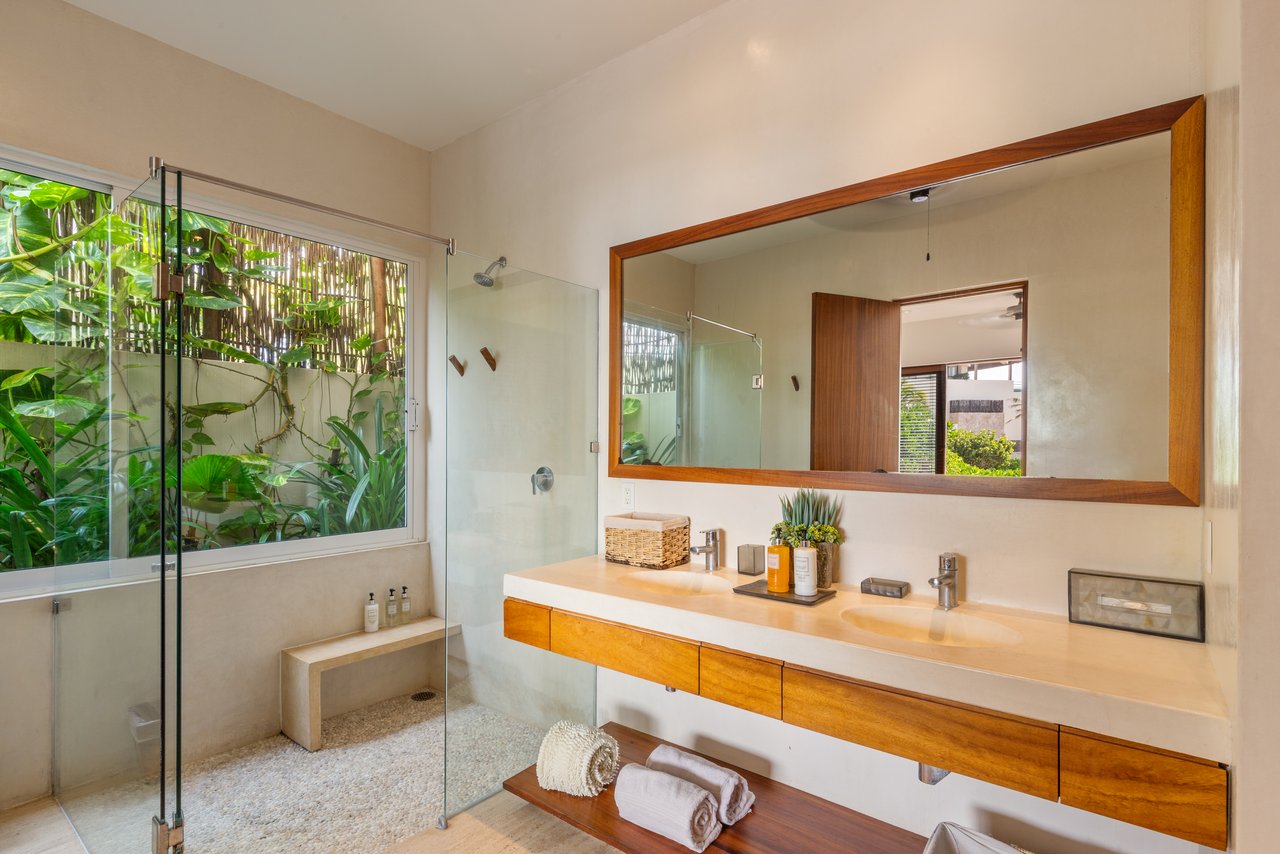 Marea Beachfront Villa B7