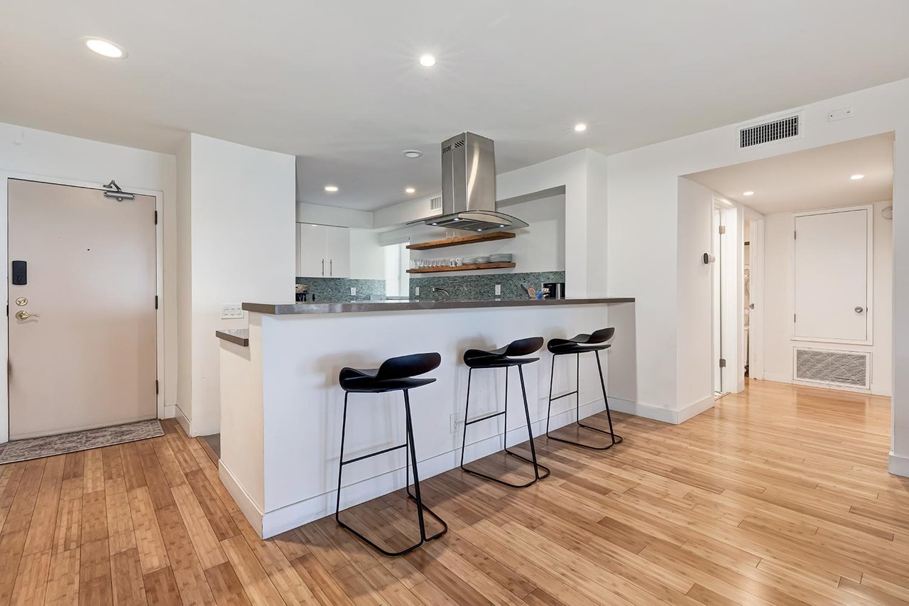 858 12th Street #4