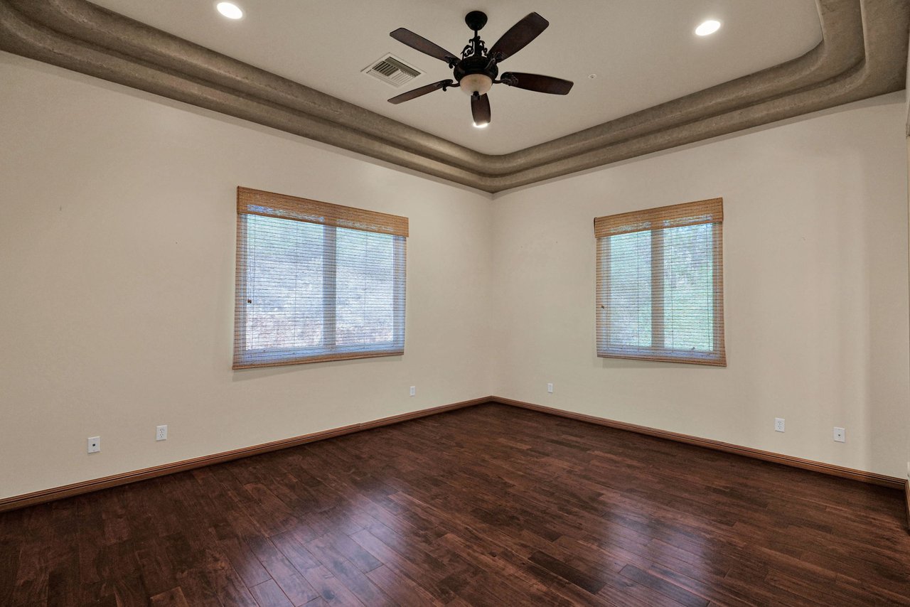 4141 E LAKESIDE Lane