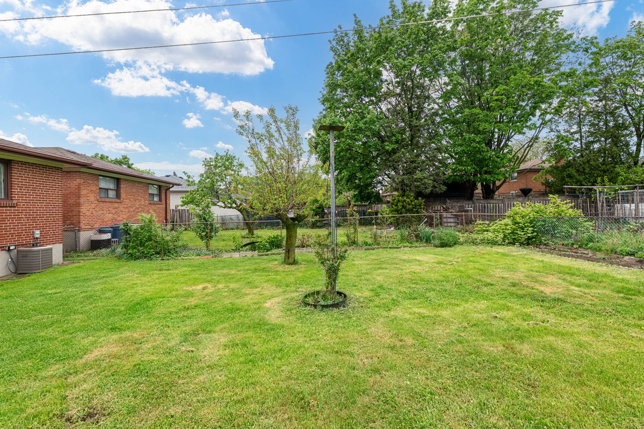 102 Clement Rd
