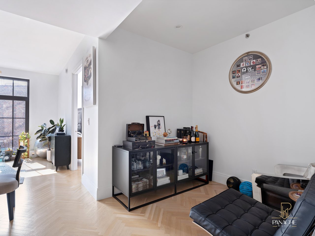 Residence 6N at 300 West