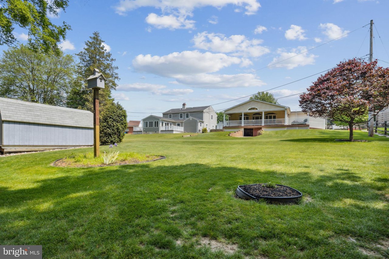 320 Rose Ln