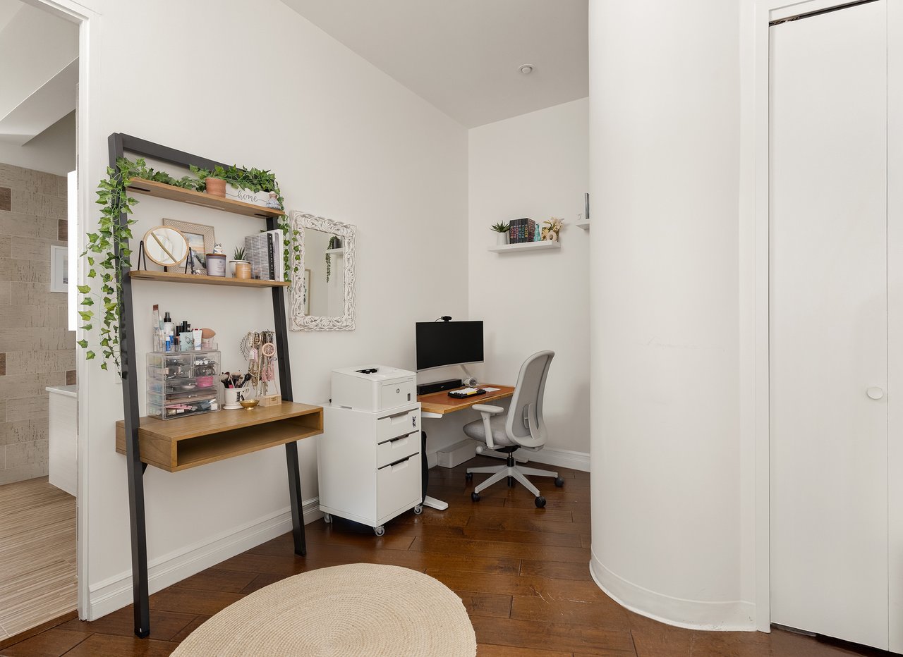 27-28 Thomson Avenue #453