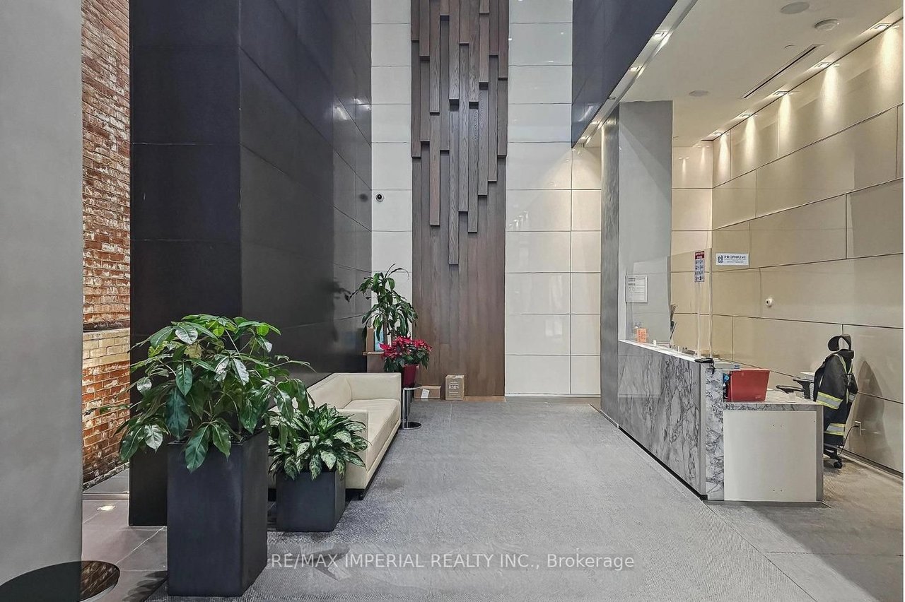 LUXURY SOUTHWEST PENTHOUSE