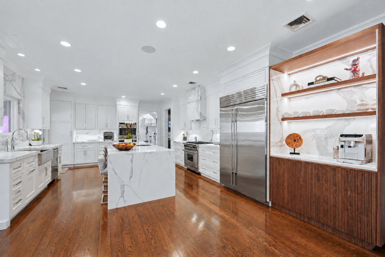 221 Churchill Rd