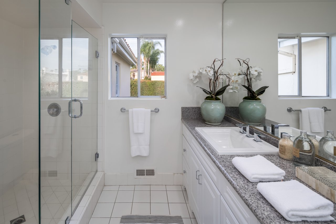 712 Walden Dr, Beverly Hills