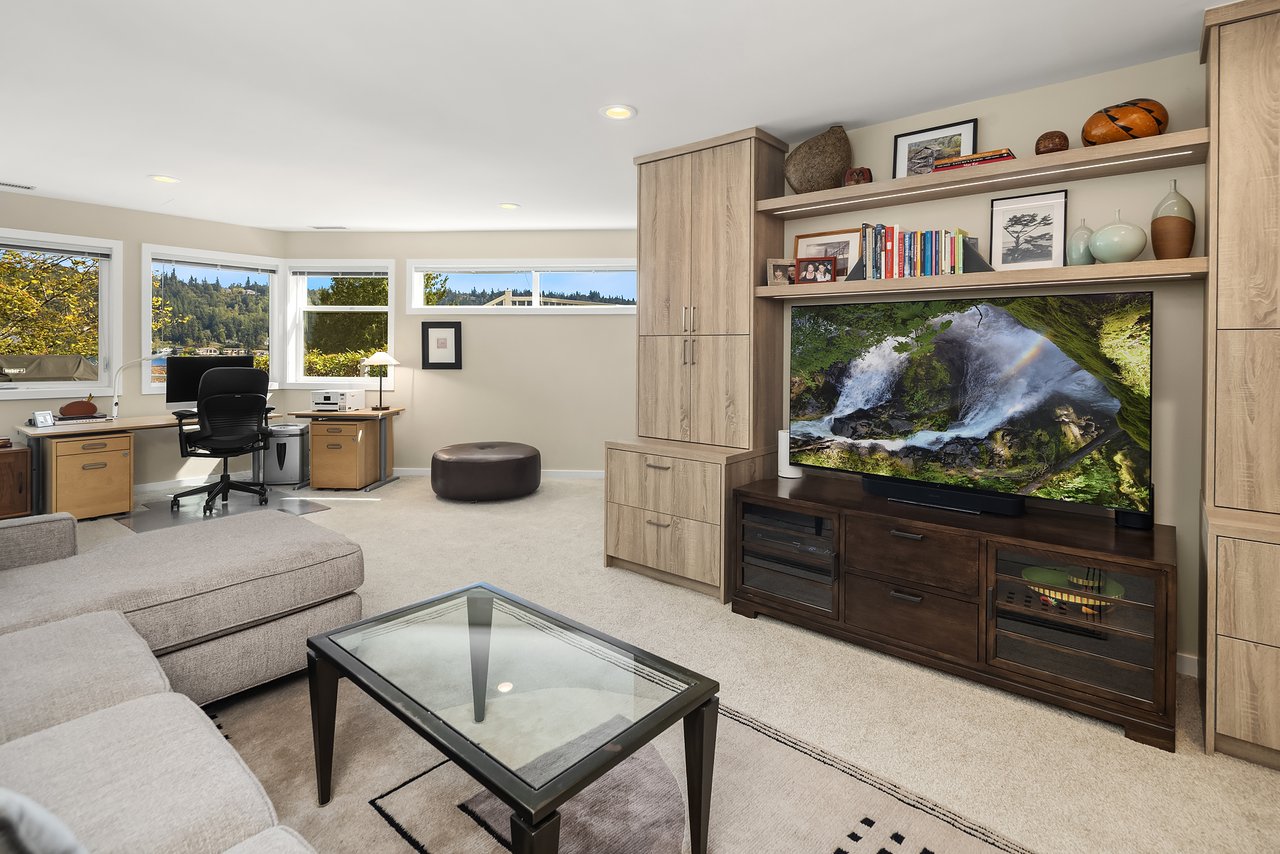 2604 W Lake Sammamish Pkwy NE