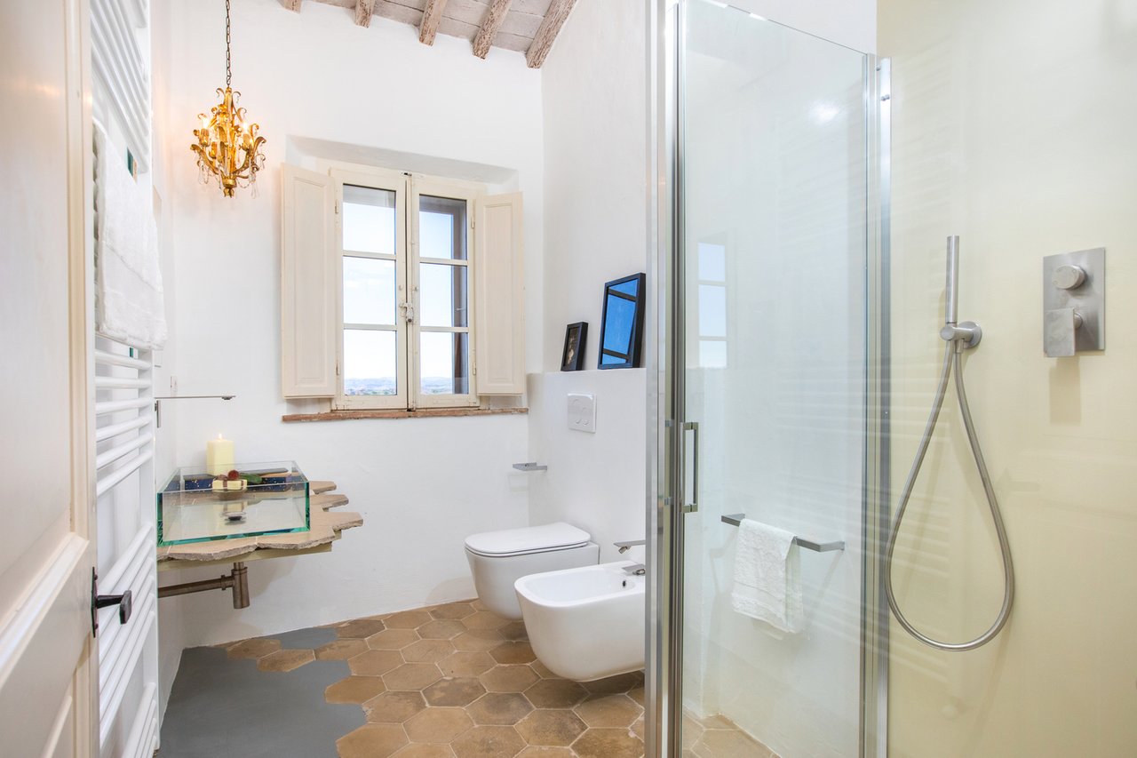 Country Luxury Home For Rent in Valdorcia