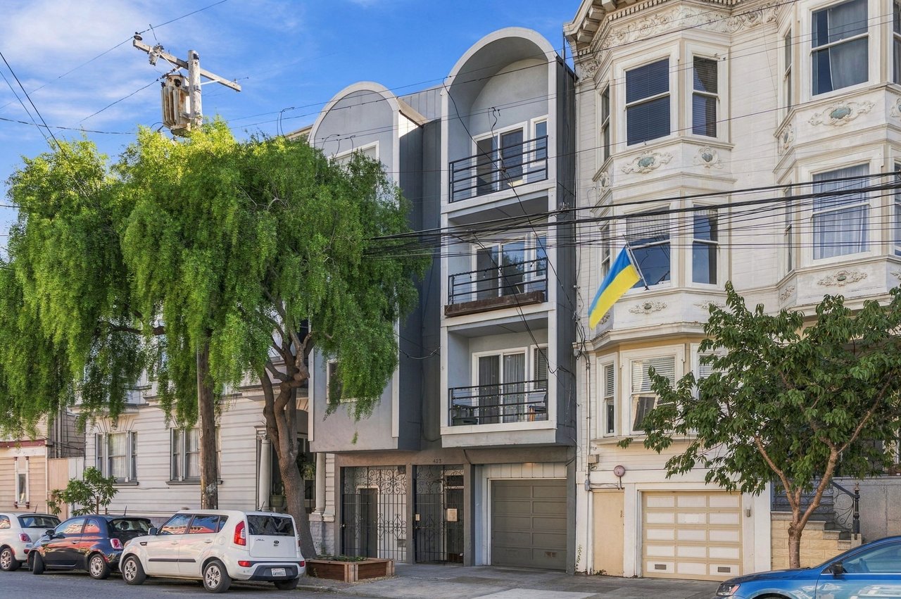 423 Waller St #8