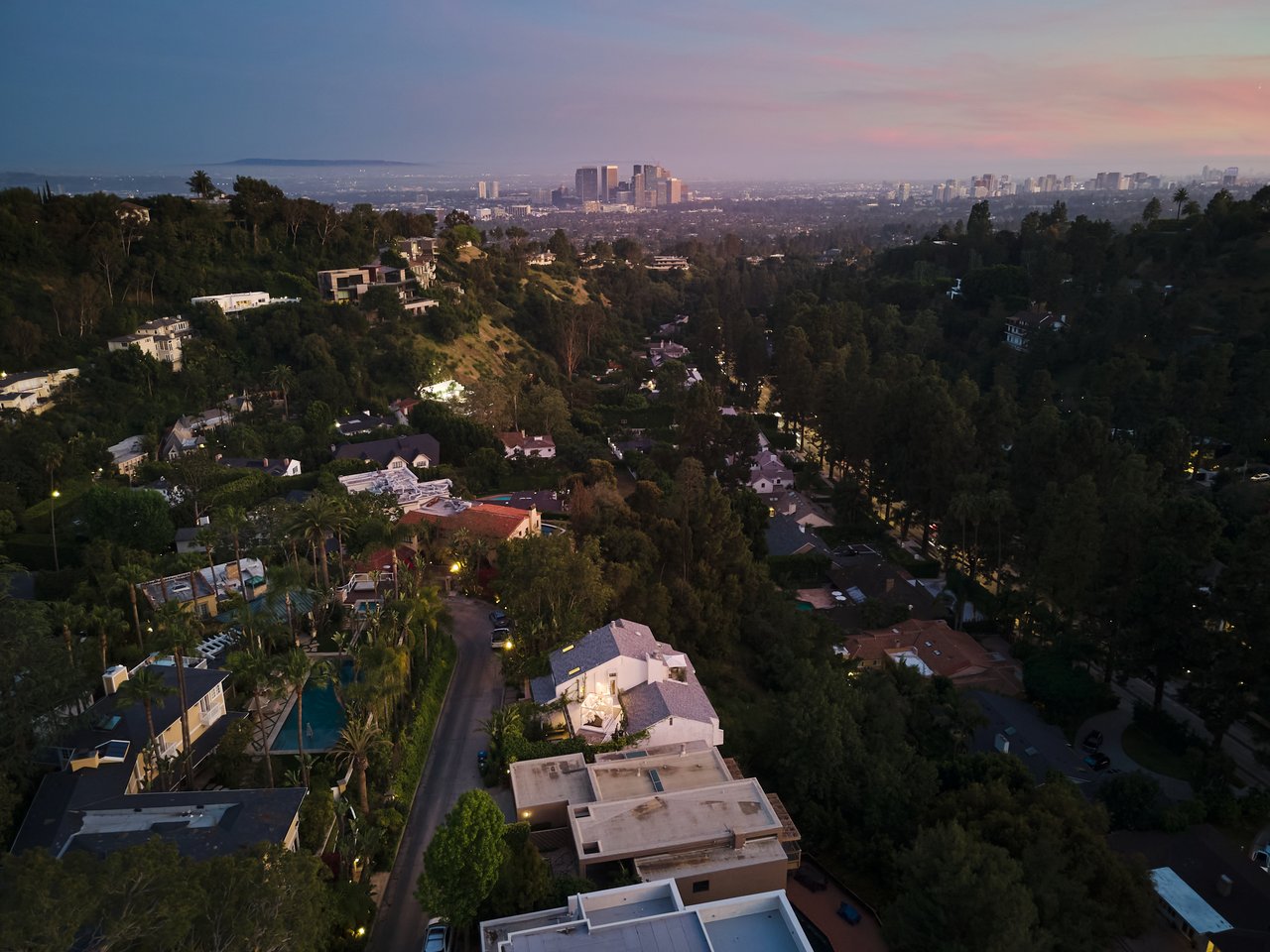 1583 Lindacrest Dr, Beverly Hills