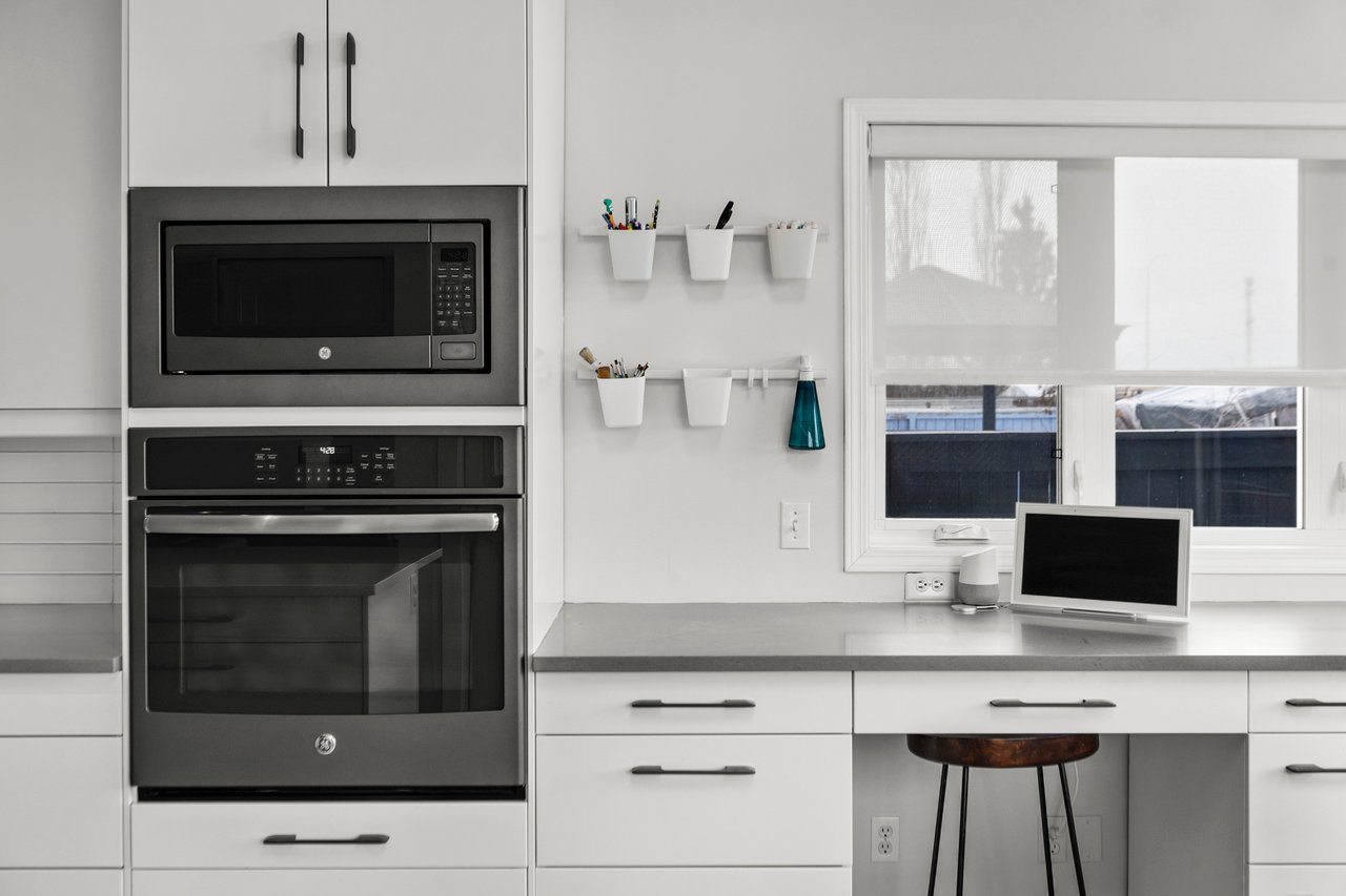 218 Coville Circle NE