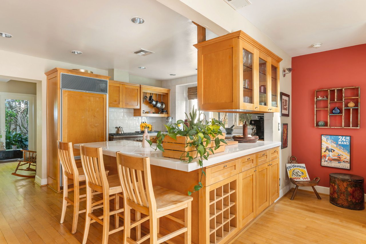 2536 Beverley Ave, Santa Monica 