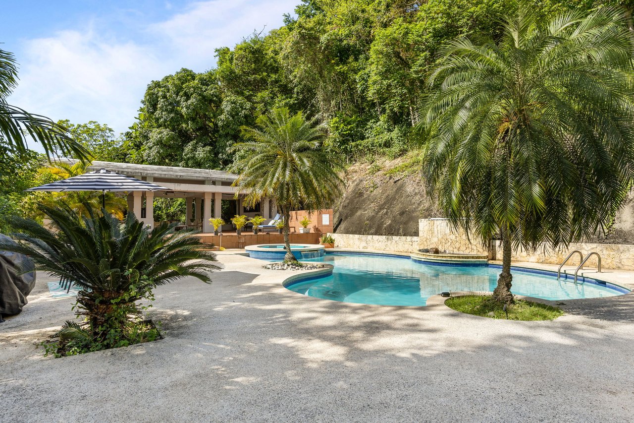 Luxury Income-Producing Estate | Carolina, Puerto Rico