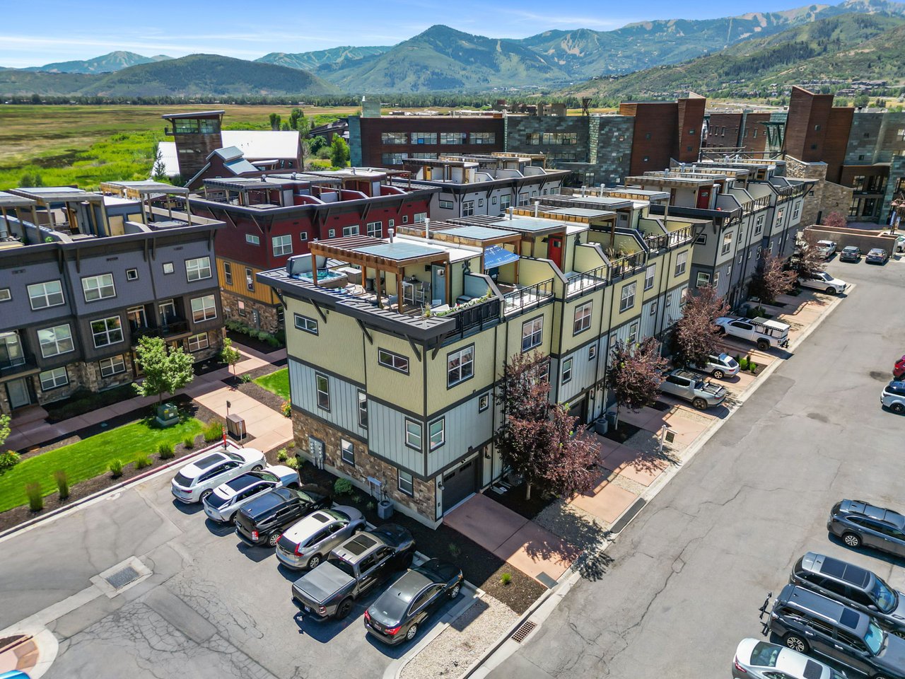 1370 Center Dr #21