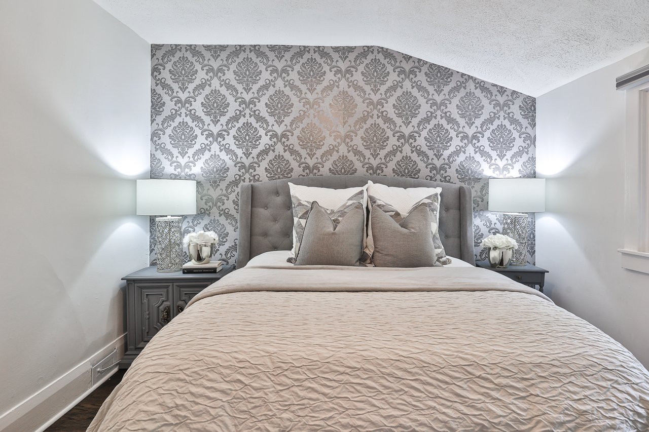 SOLD; Prime Humewood Locale!