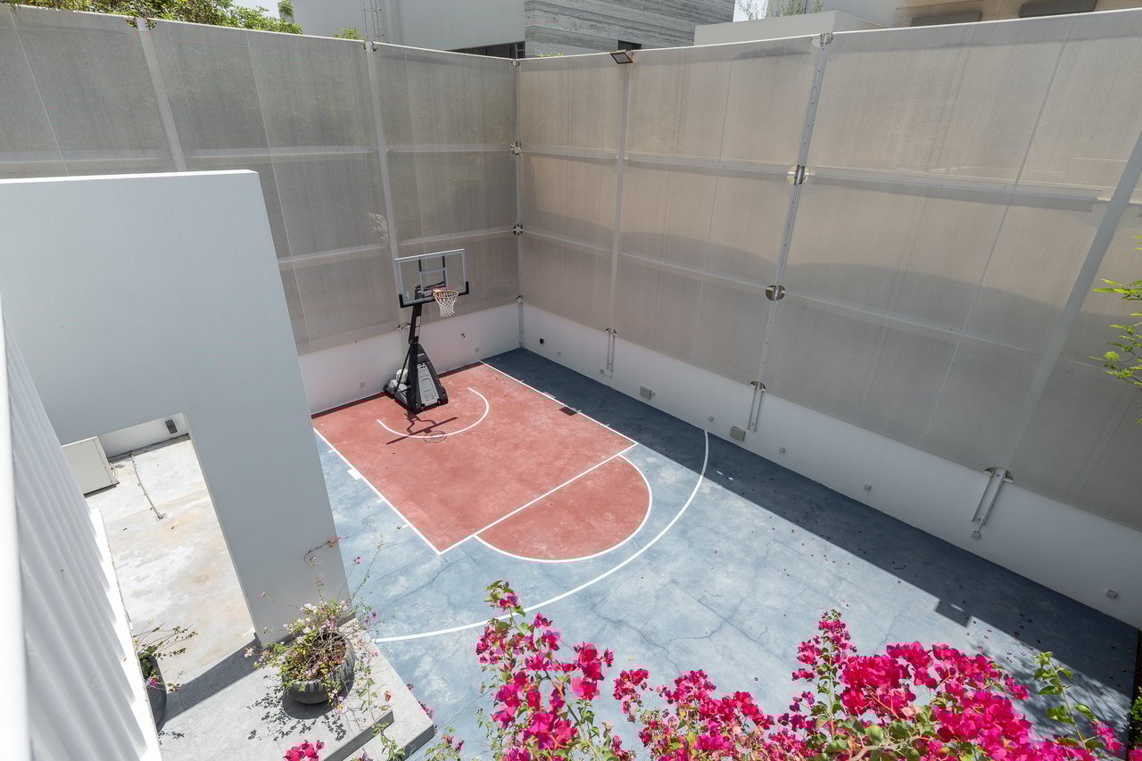 Umm Al Sheif Villa