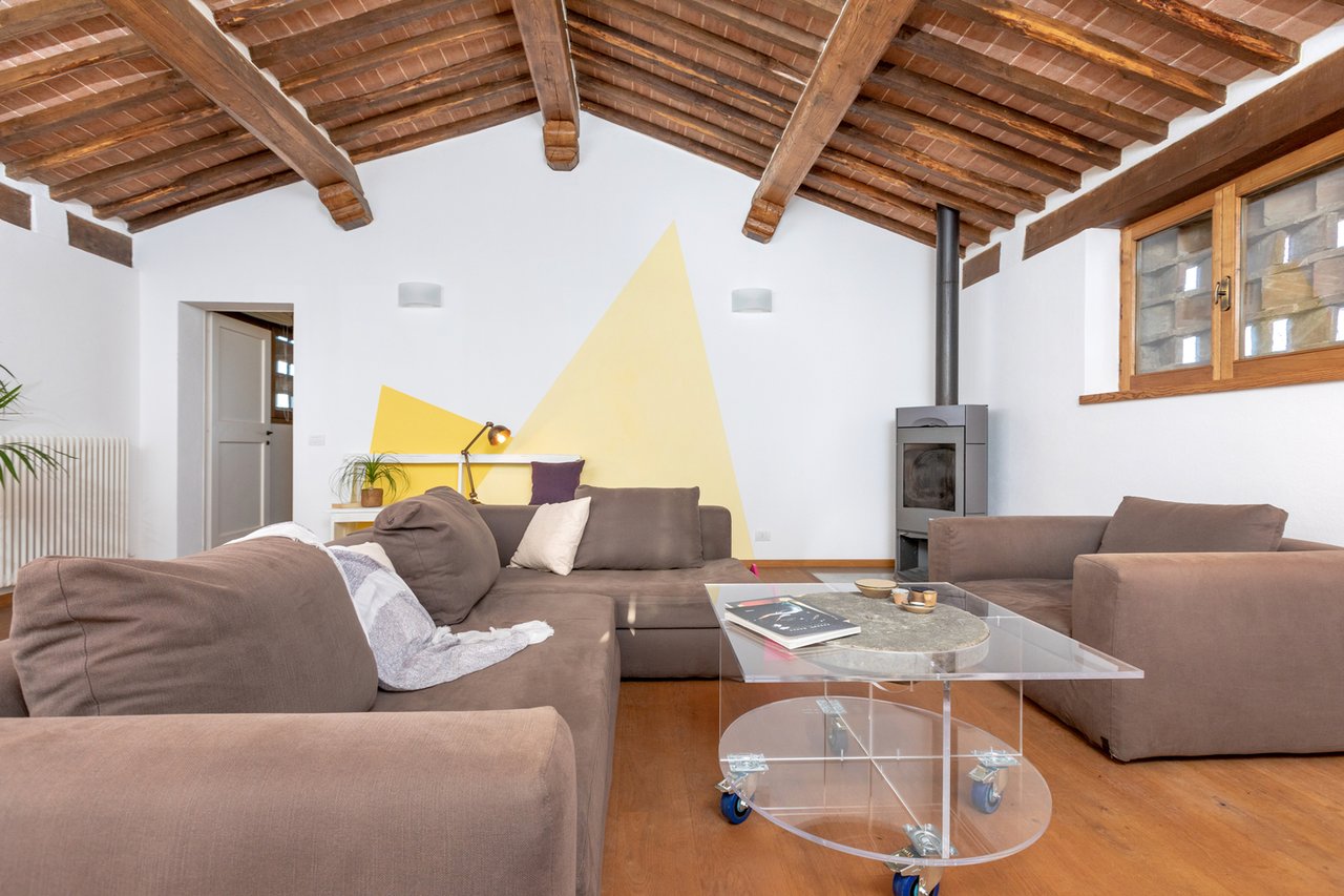 Country Luxury Home For Rent in Valdorcia