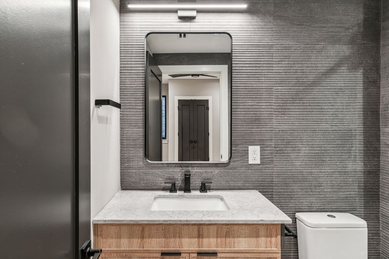 342 S Hicks St, Philadelphia, PA 19102