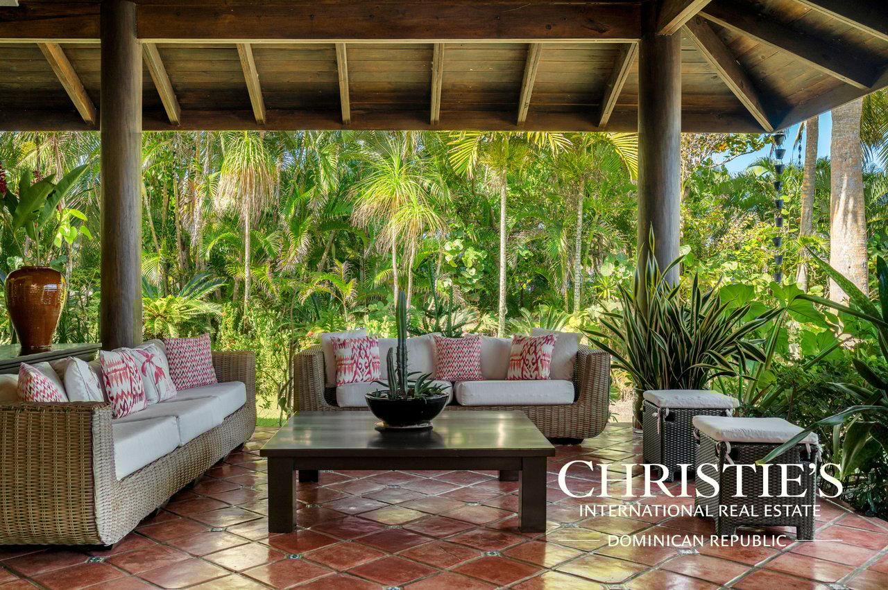 Villa Shangri-la – Caribbean Oceanfront Villa