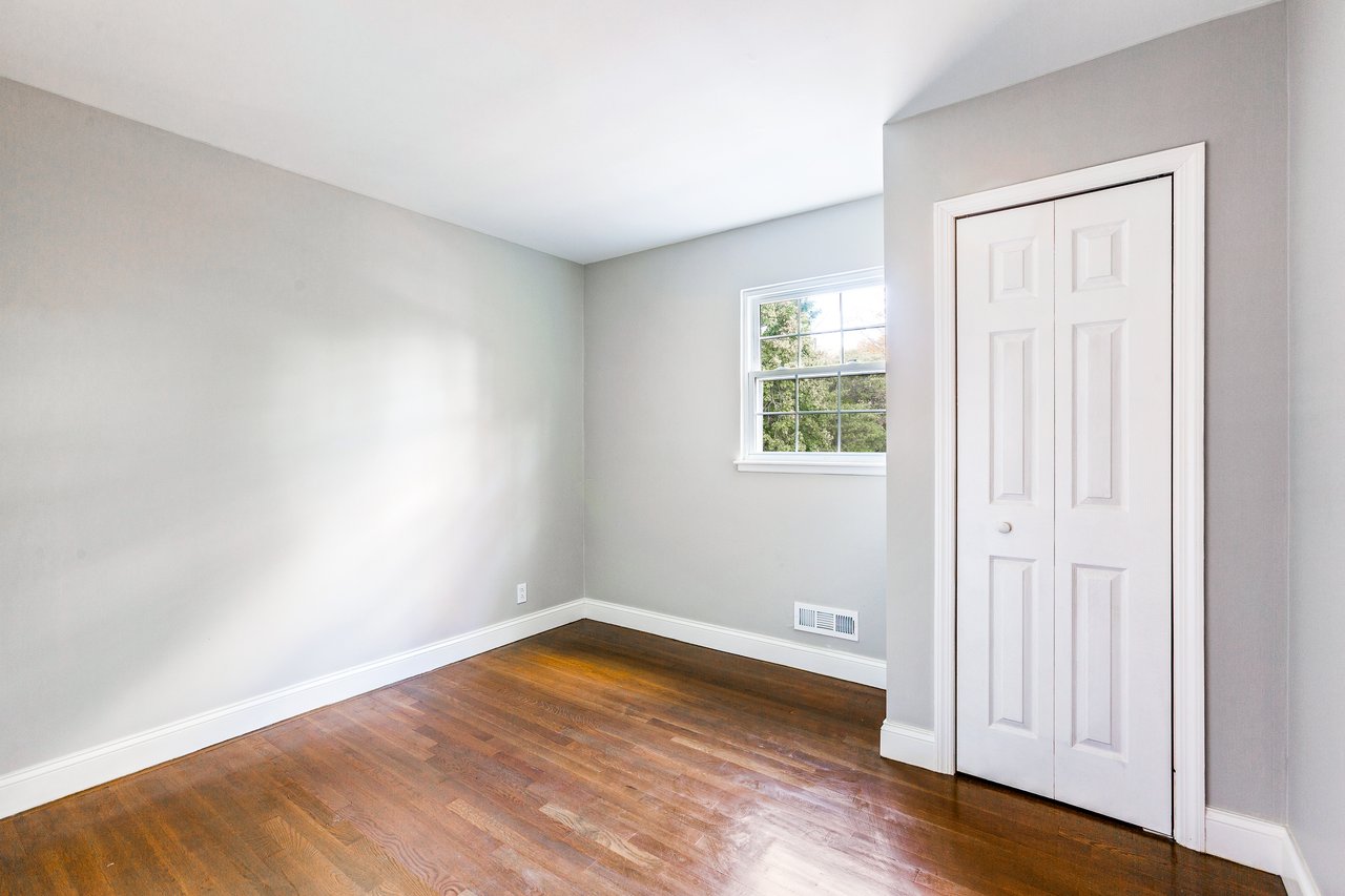 10 Chestnut Ridge Road