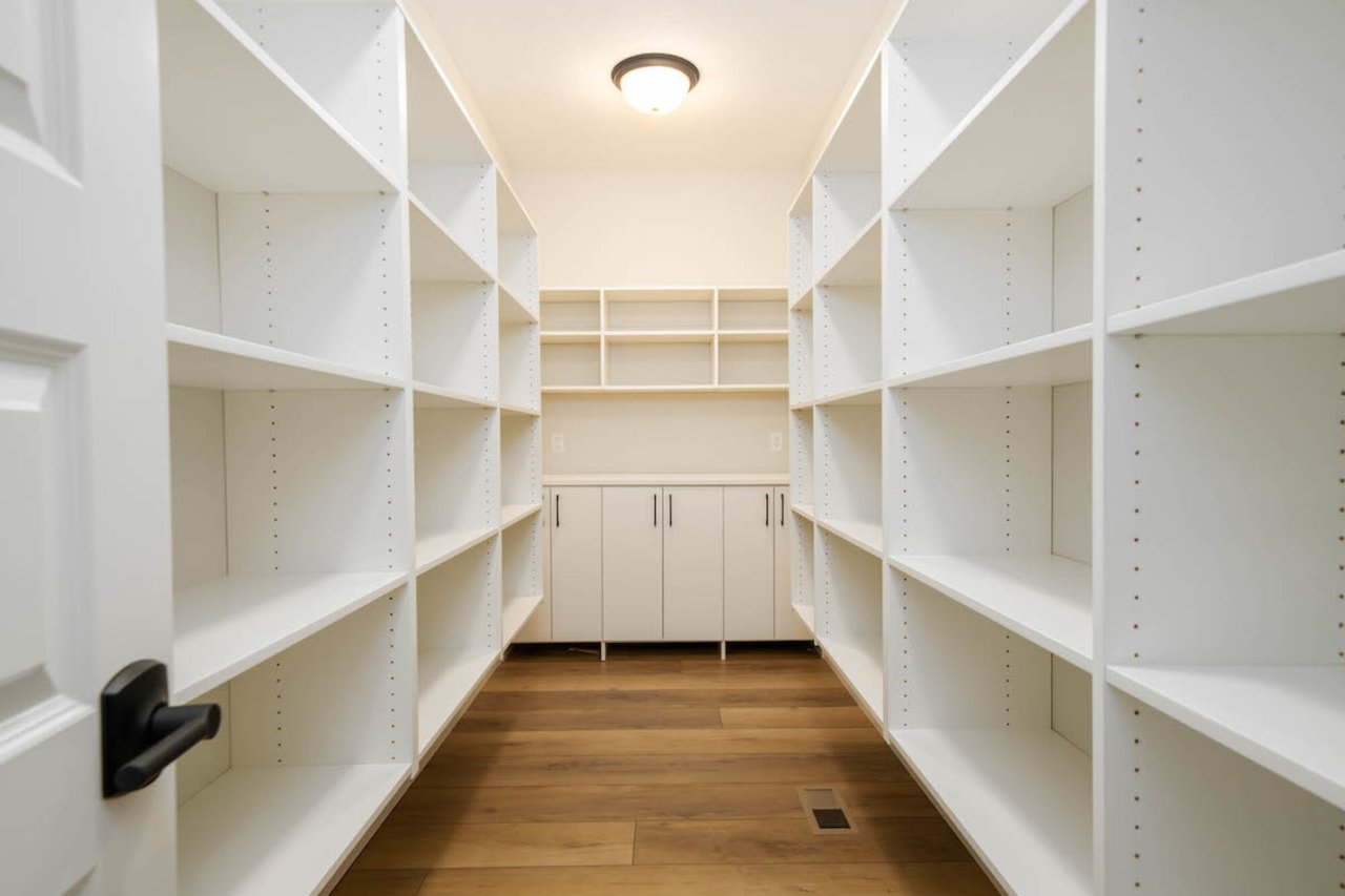 137 W Basalt Dr