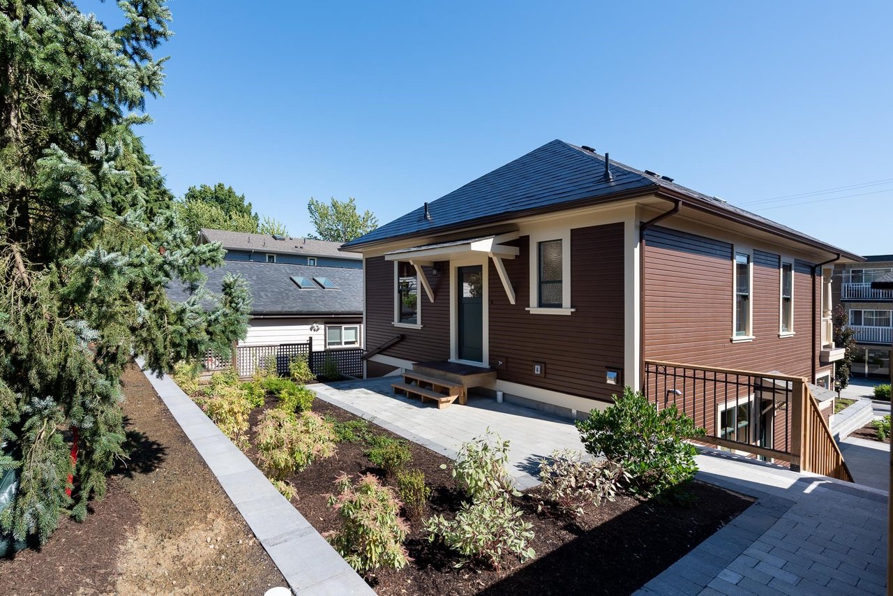 219 Manitoba St