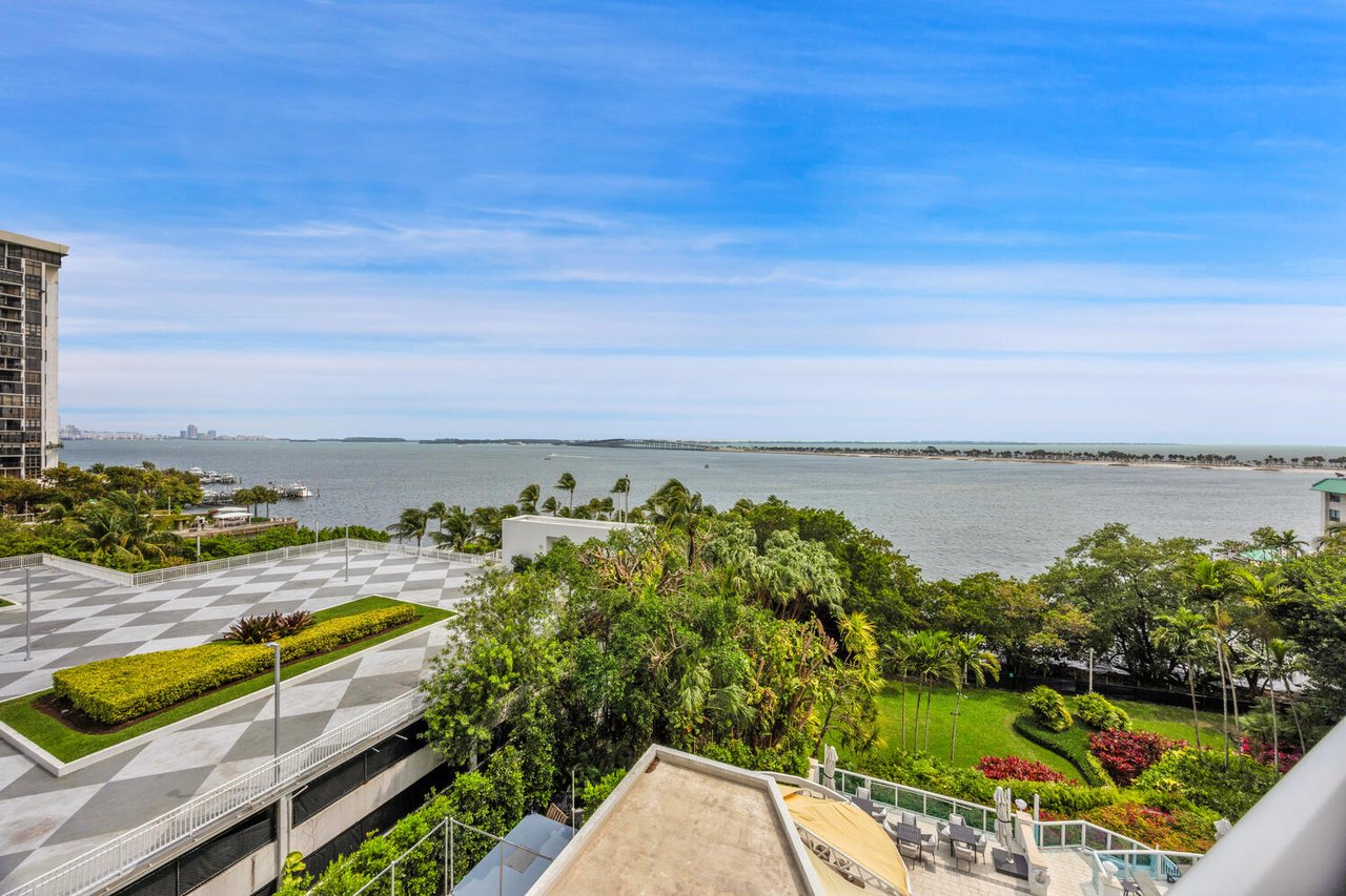 Bristol Towers Unit #801 Closes at $2,075,000