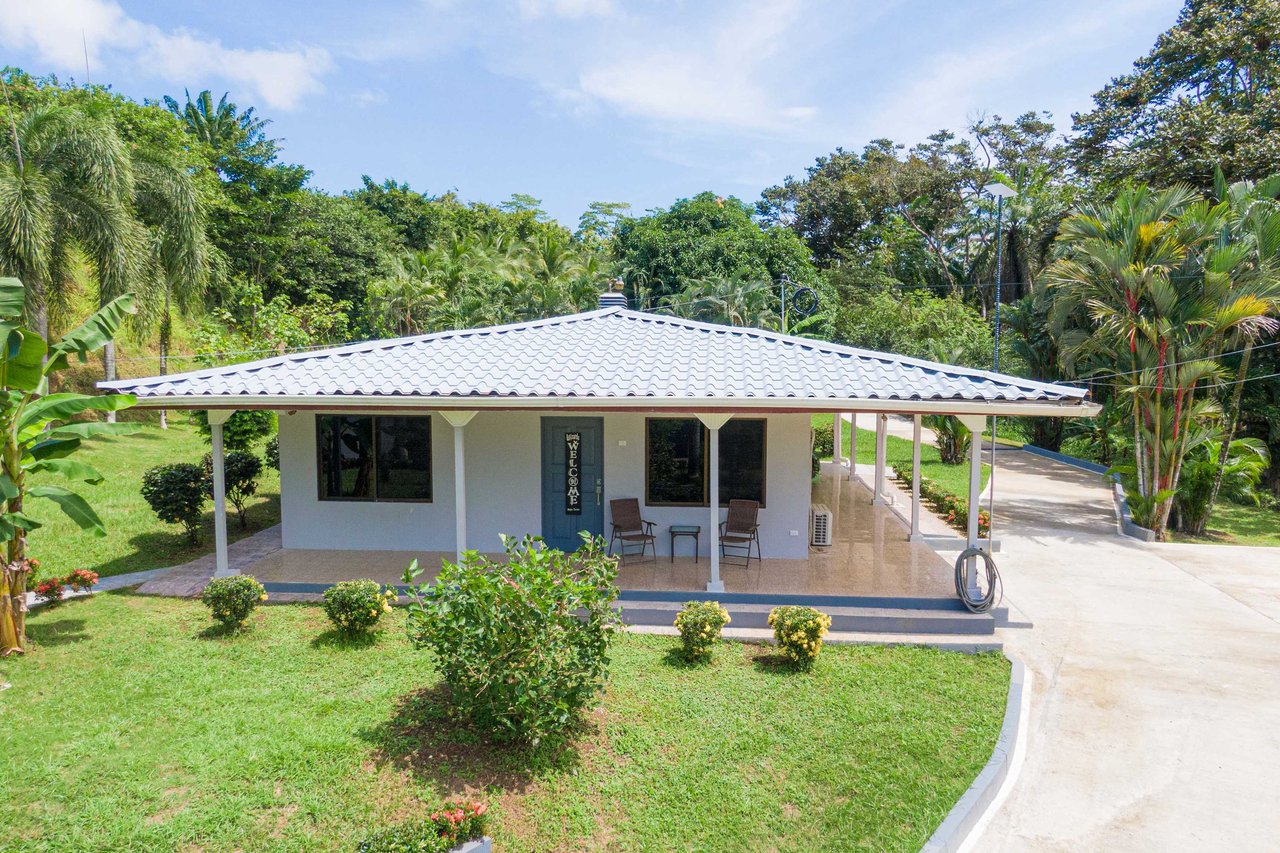 Three home stunning estate close to Quepos