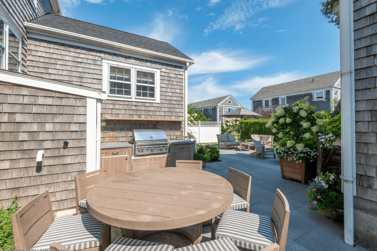 3 North Beach Street