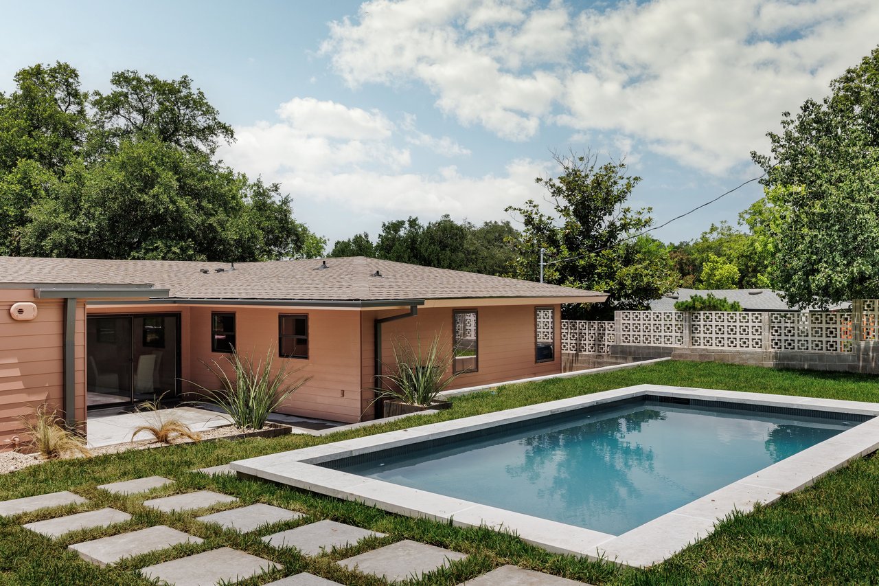 5601 Caprice Dr.