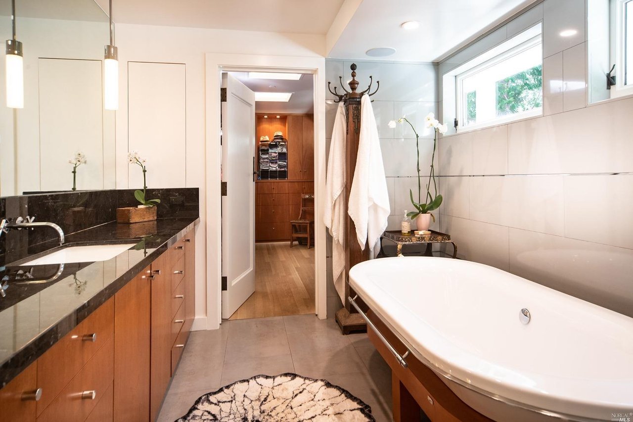 106 Mount Tiburon Rd