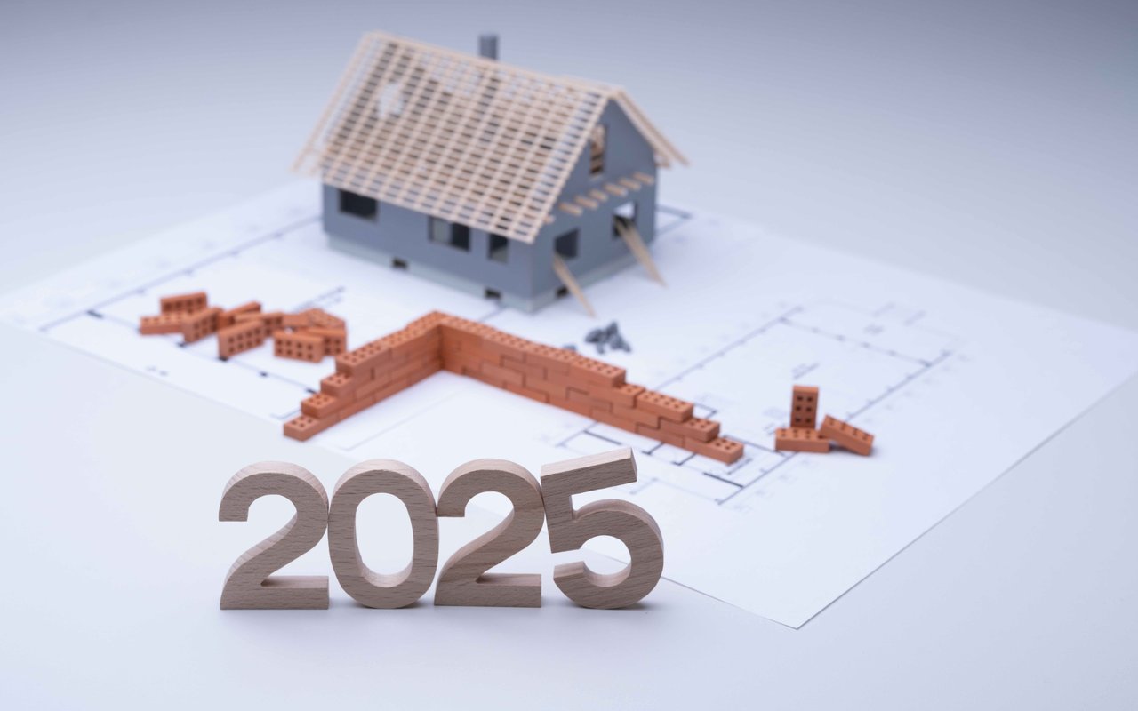 Is 2025 a Good Year to Invest in Real Estate? Here's What Experts Are Saying
