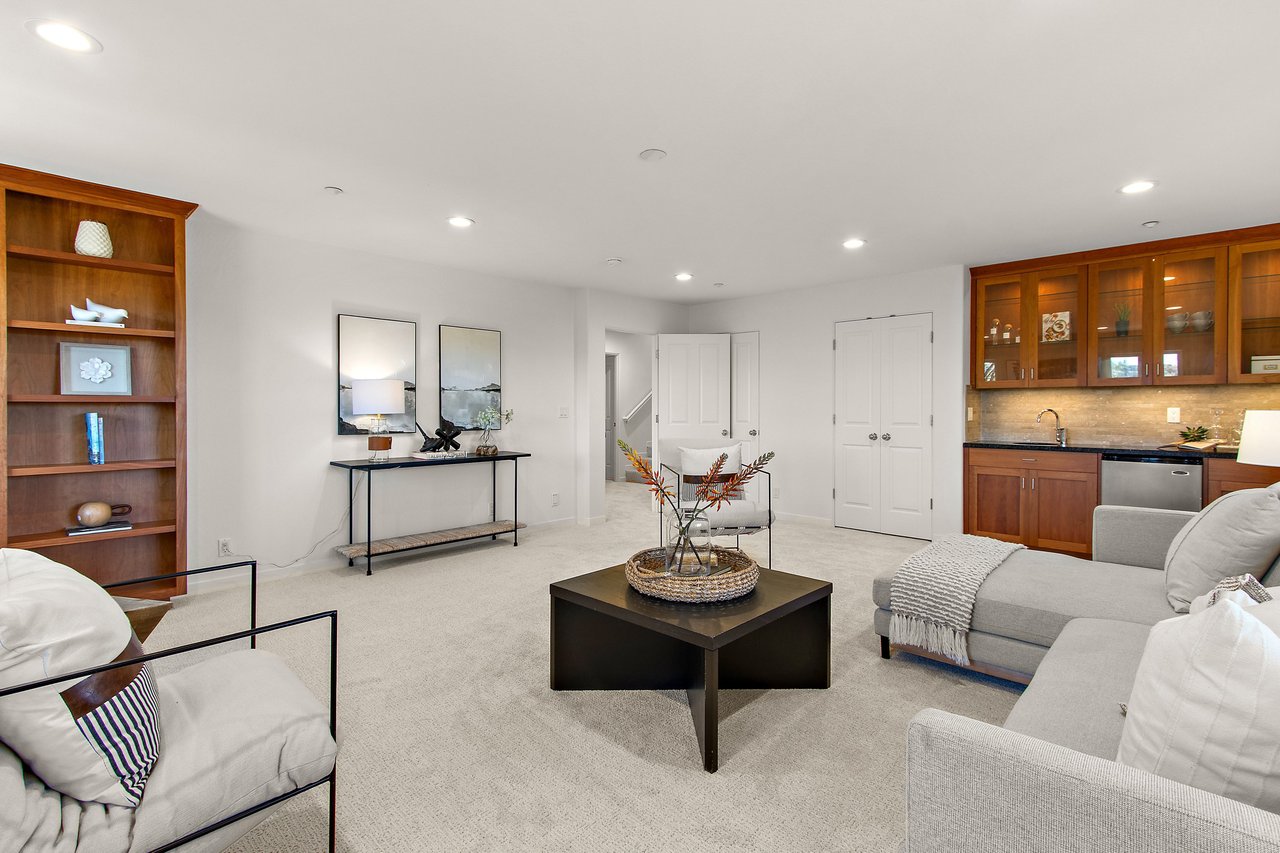 809 Mountain View Dr