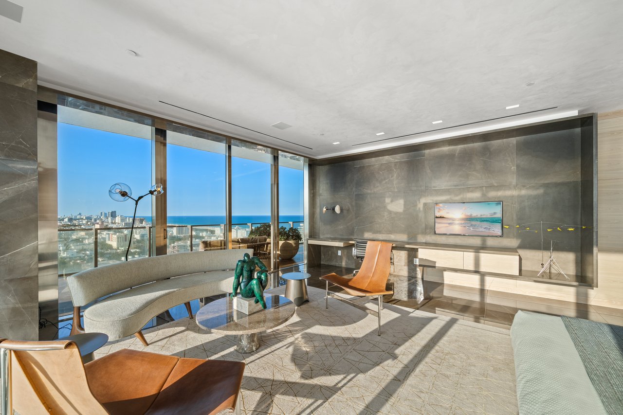 Apogee Penthouse