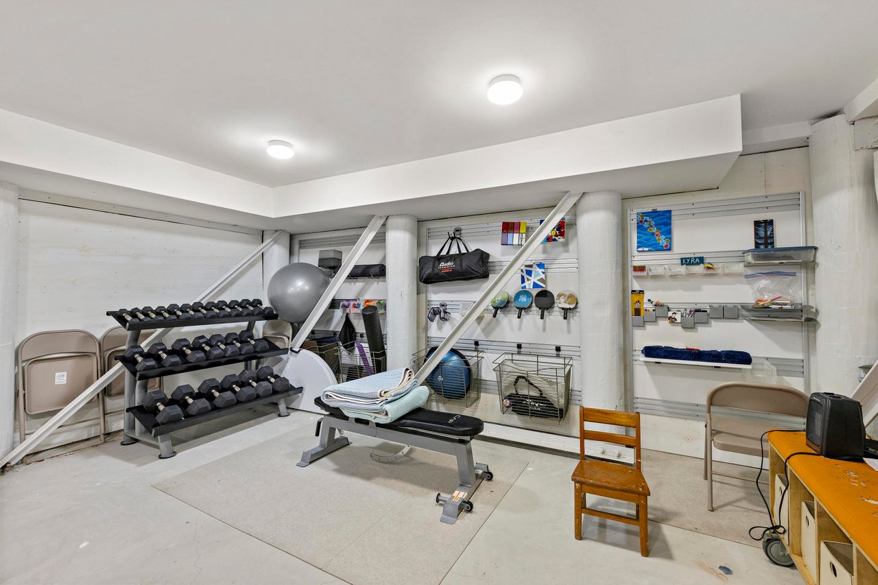 205 Stratford Avenue 