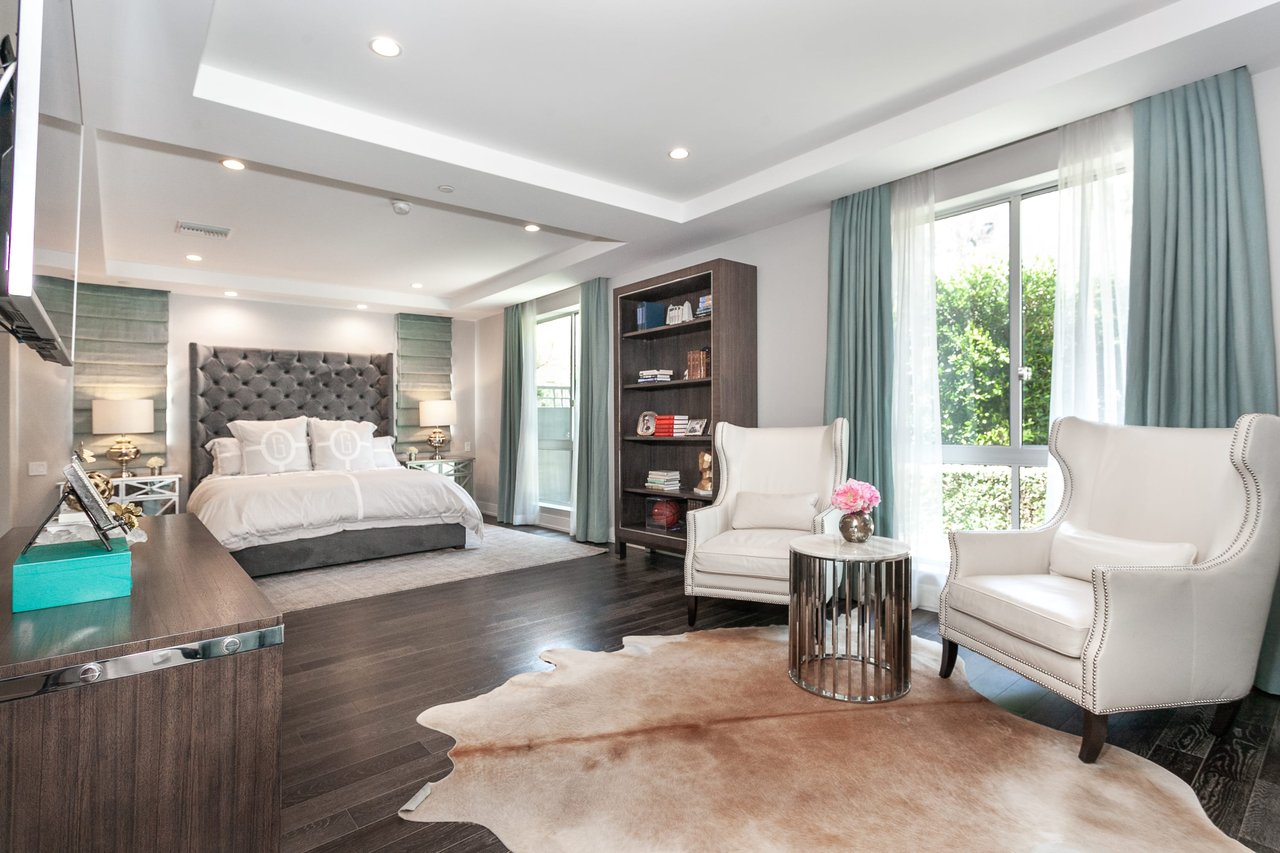 460 N Palm Drive Unit 106