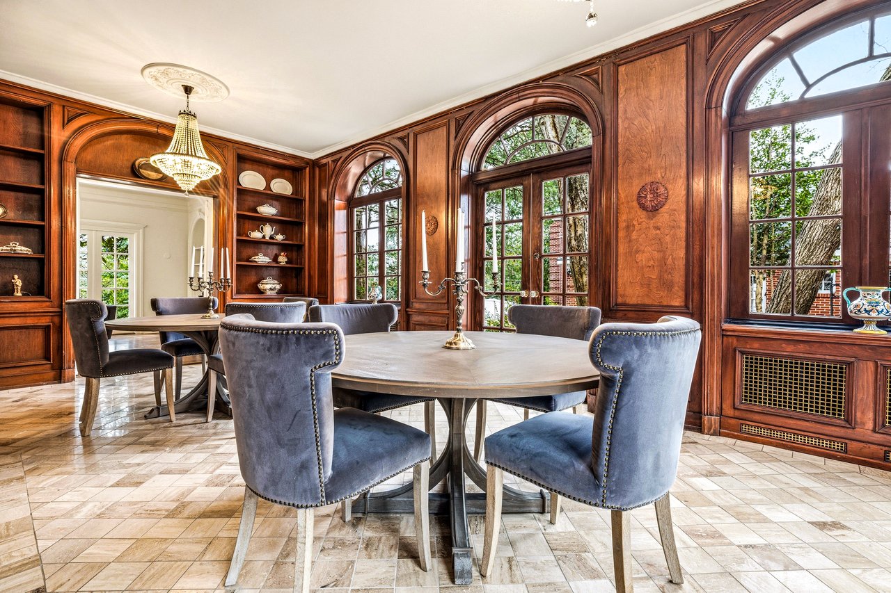 794 Springdale Road NE